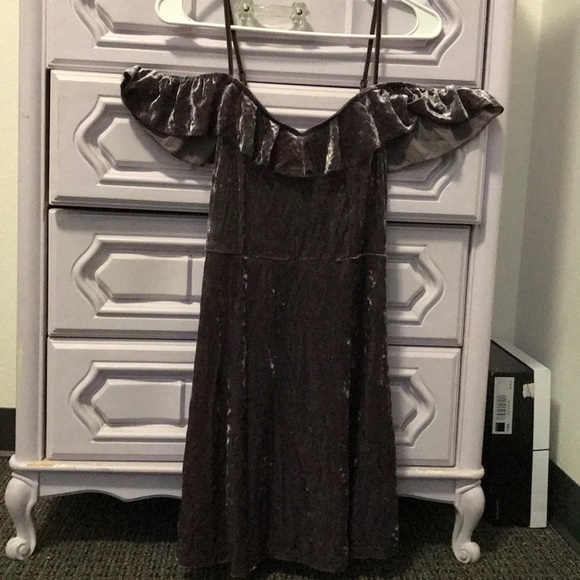 American Eagle velvet dress - Picture 1 of 3